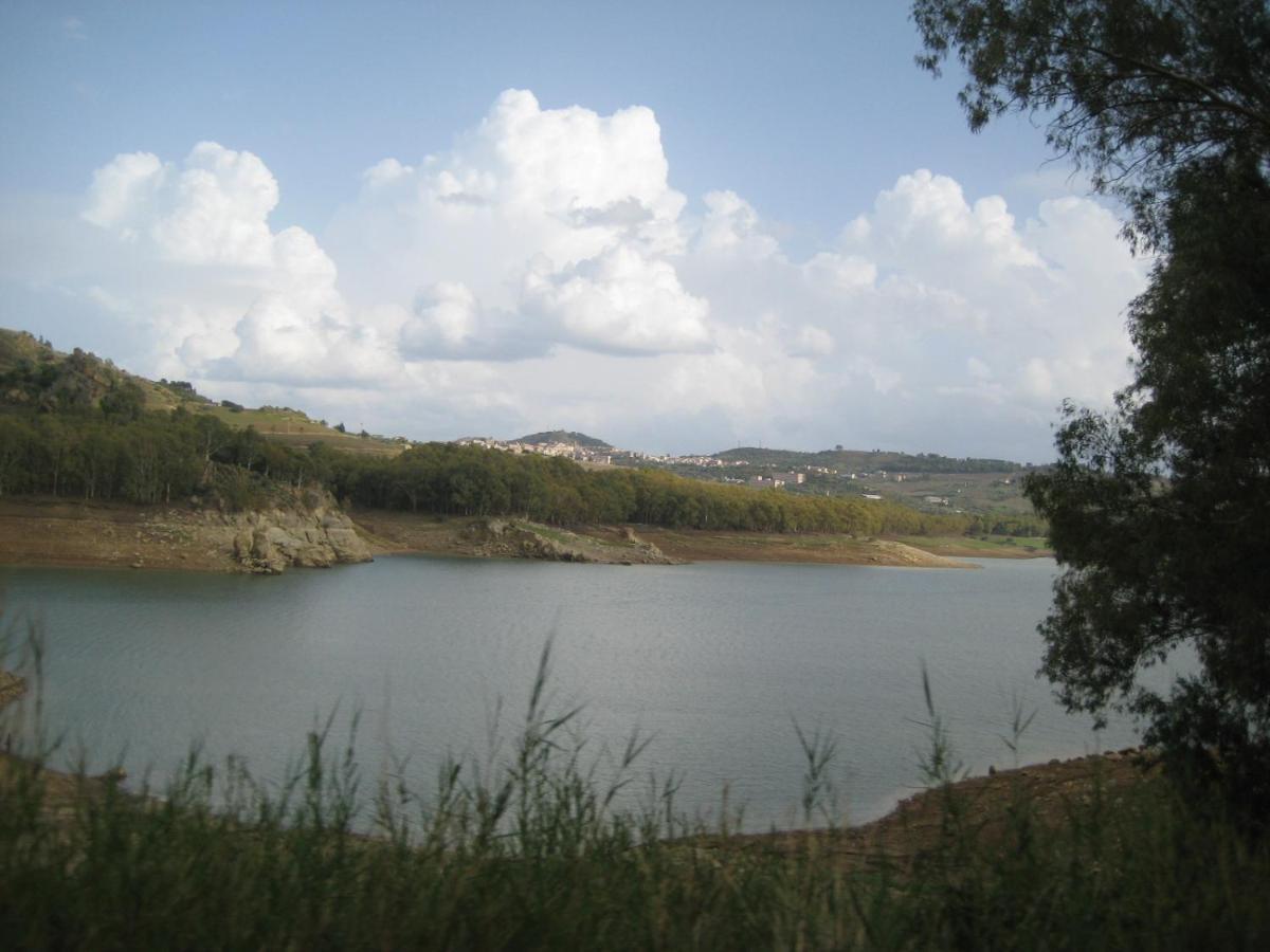 Oasi Del Lago Regalbuto Extérieur photo
