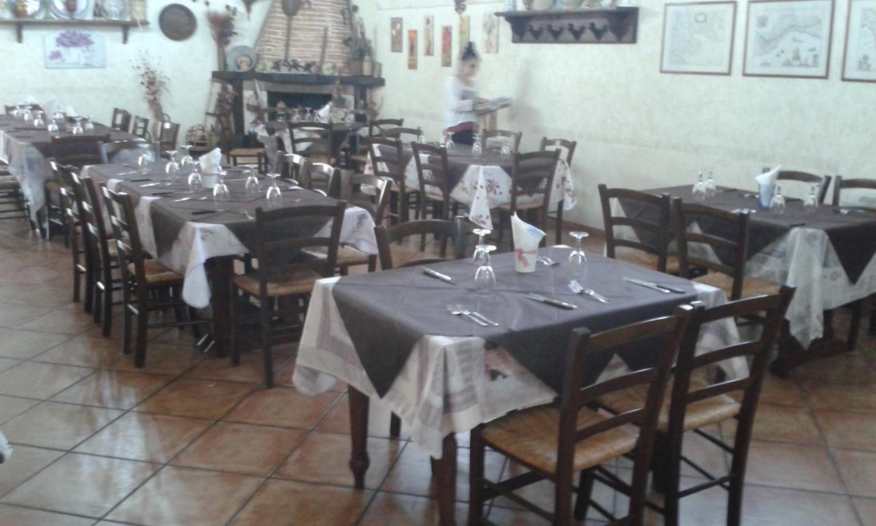 Oasi Del Lago Regalbuto Extérieur photo
